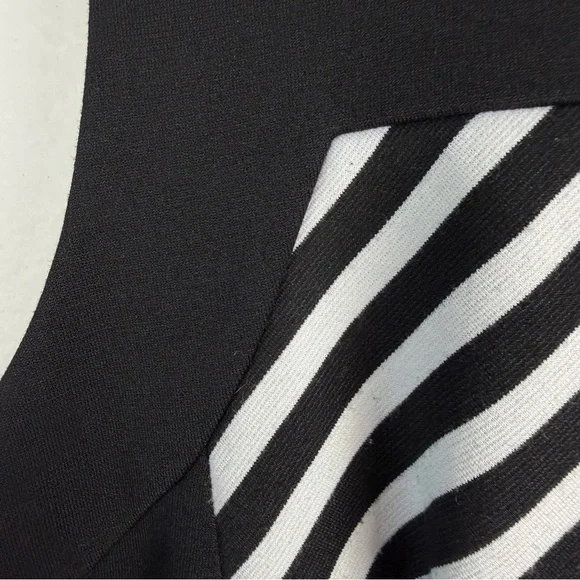 Calvin Klein Black & White Chevron Striped Sheath Dress Size 8 - Picture 6 of 12
